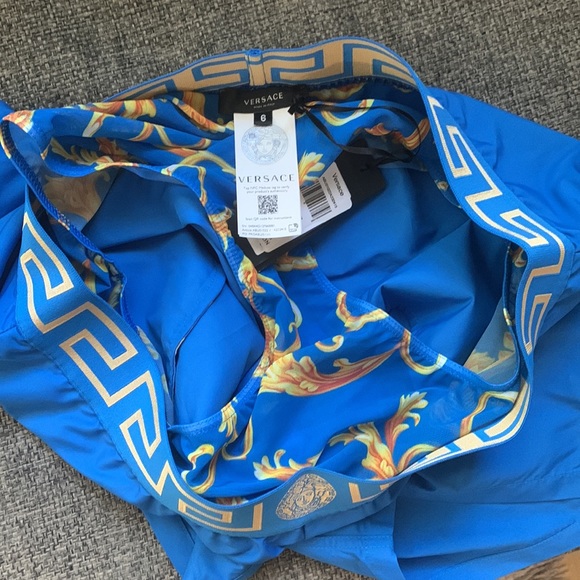 *NWT* Versace Greca band swim trunks XL, sold out in stores - Picture 5 of 8